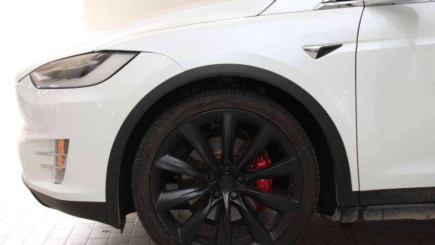 2018 Tesla Model X 5YJXCBE40JF142929