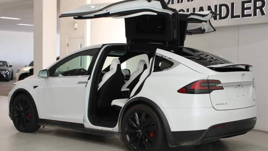 2018 Tesla Model X 5YJXCBE40JF142929