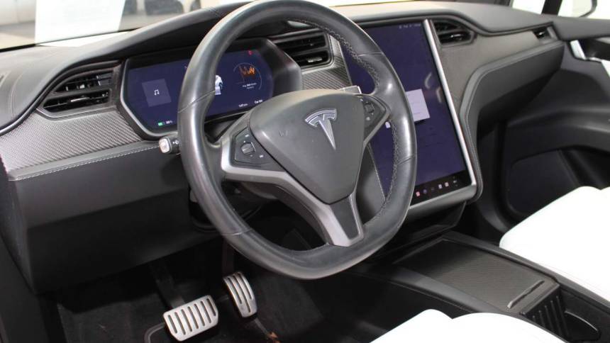 2018 Tesla Model X 5YJXCBE40JF142929