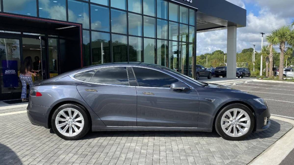 2017 Tesla Model S 5YJSA1E26HF183973