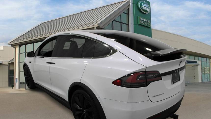 2019 Tesla Model X 5YJXCBE25KF156857