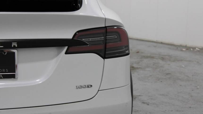 2019 Tesla Model X 5YJXCBE25KF156857