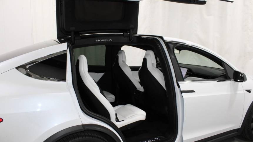 2019 Tesla Model X 5YJXCBE25KF156857