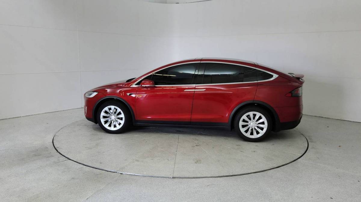 2017 Tesla Model X 5YJXCDE20HF077469