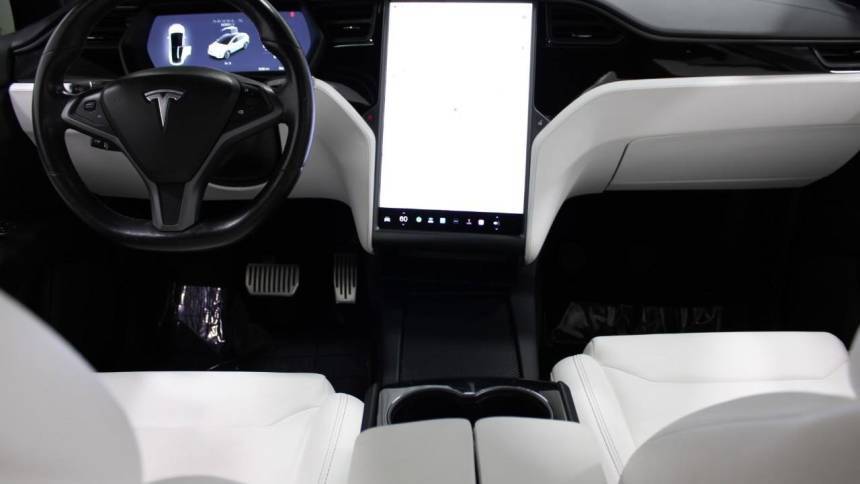 2019 Tesla Model X 5YJXCBE25KF156857