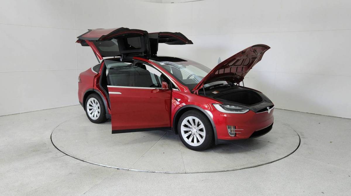 2017 Tesla Model X 5YJXCDE20HF077469