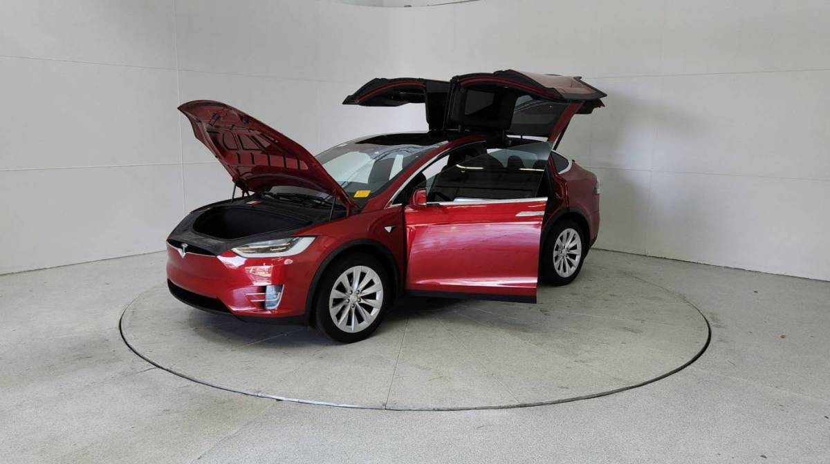 2017 Tesla Model X 5YJXCDE20HF077469