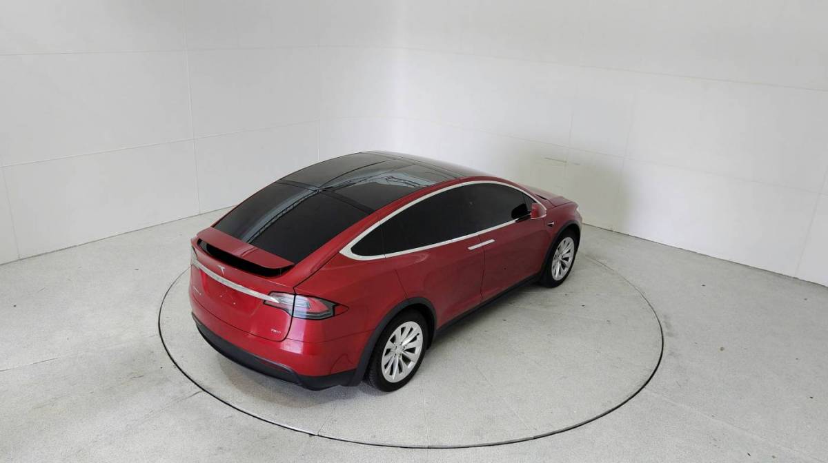 2017 Tesla Model X 5YJXCDE20HF077469