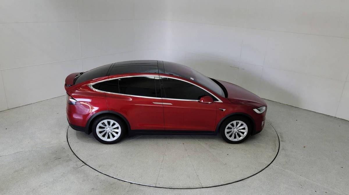 2017 Tesla Model X 5YJXCDE20HF077469