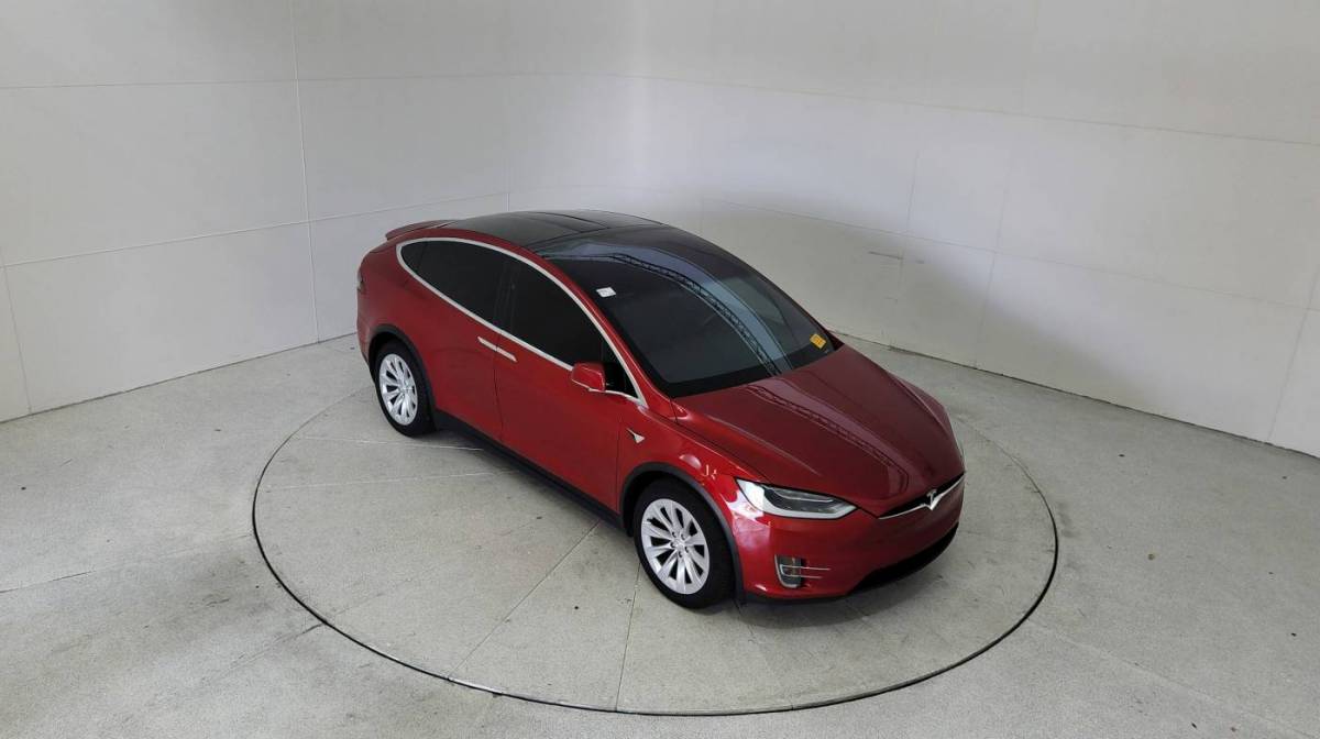 2017 Tesla Model X 5YJXCDE20HF077469