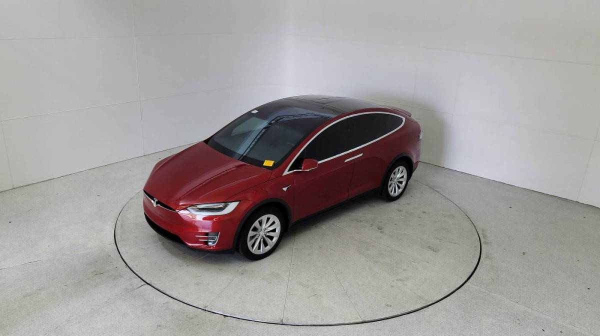 2017 Tesla Model X 5YJXCDE20HF077469