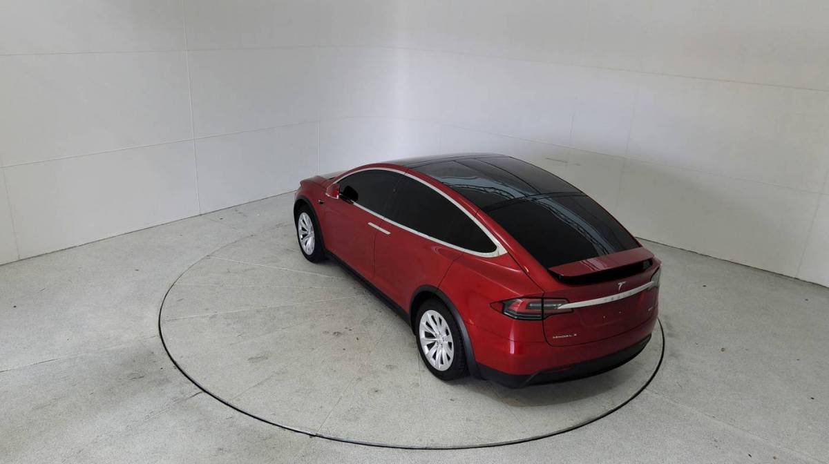 2017 Tesla Model X 5YJXCDE20HF077469