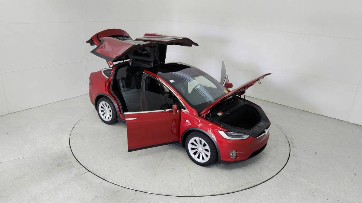 2017 Tesla Model X 5YJXCDE20HF077469