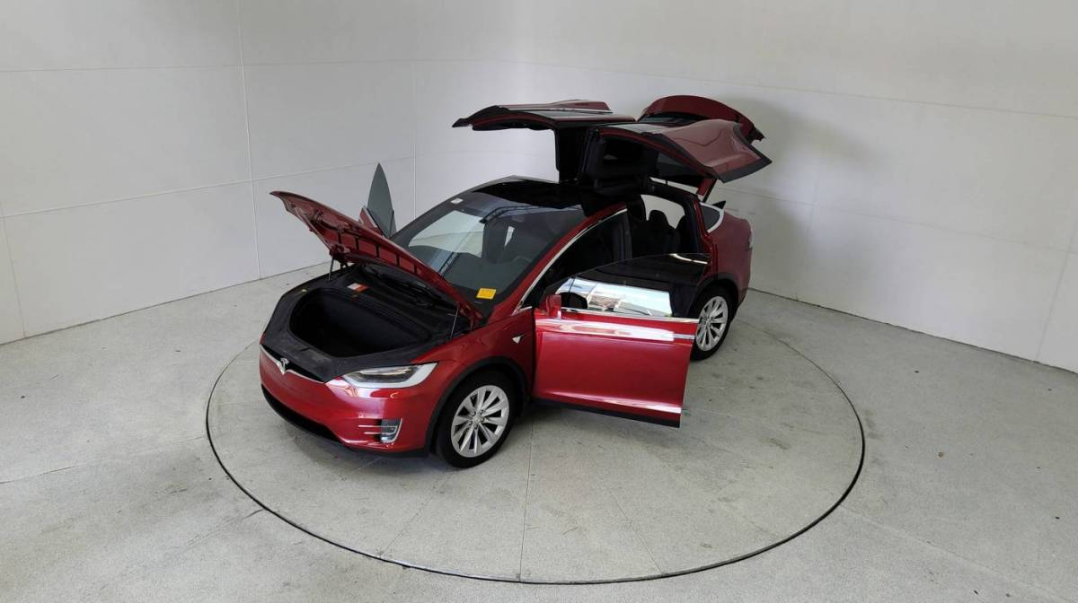 2017 Tesla Model X 5YJXCDE20HF077469