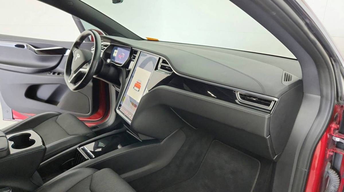 2017 Tesla Model X 5YJXCDE20HF077469