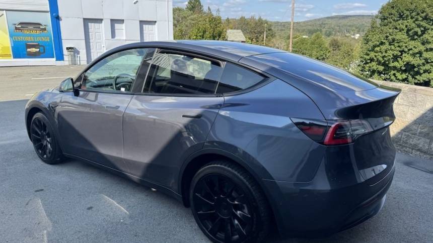 2021 Tesla Model Y 5YJYGDEE6MF079613