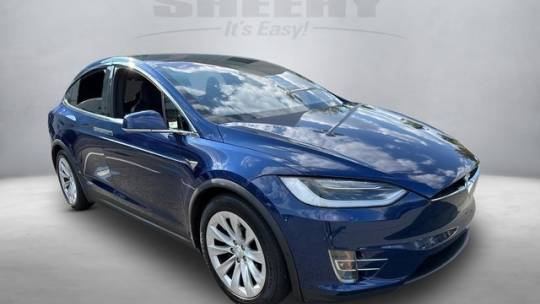 2018 Tesla Model X 5YJXCDE29JF109471