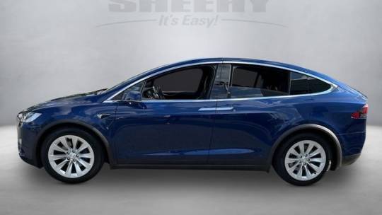 2018 Tesla Model X 5YJXCDE29JF109471