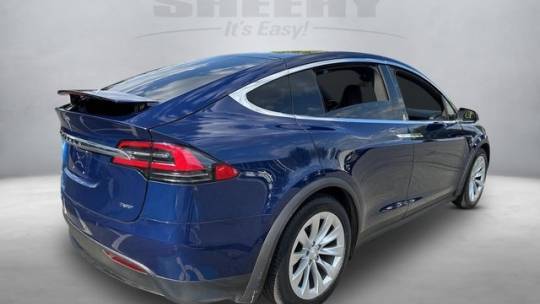 2018 Tesla Model X 5YJXCDE29JF109471