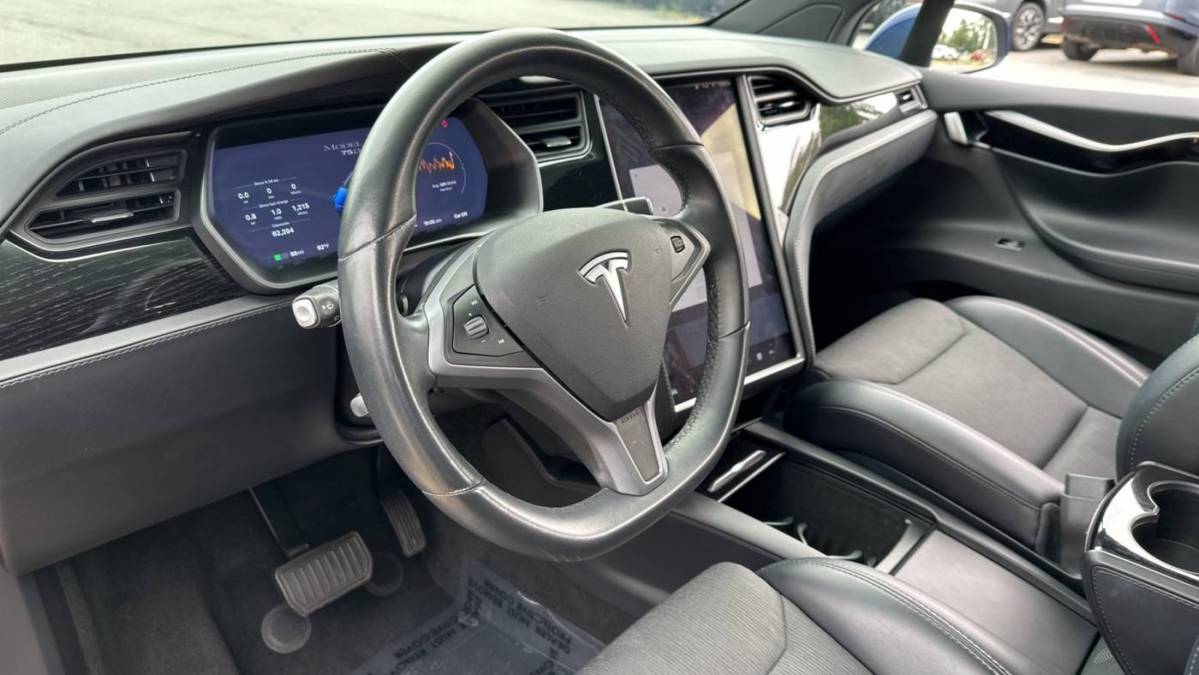 2018 Tesla Model X 5YJXCDE29JF109471