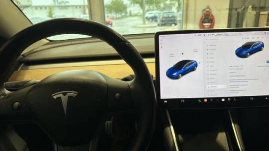 2018 Tesla Model 3 5YJ3E1EB9JF083932