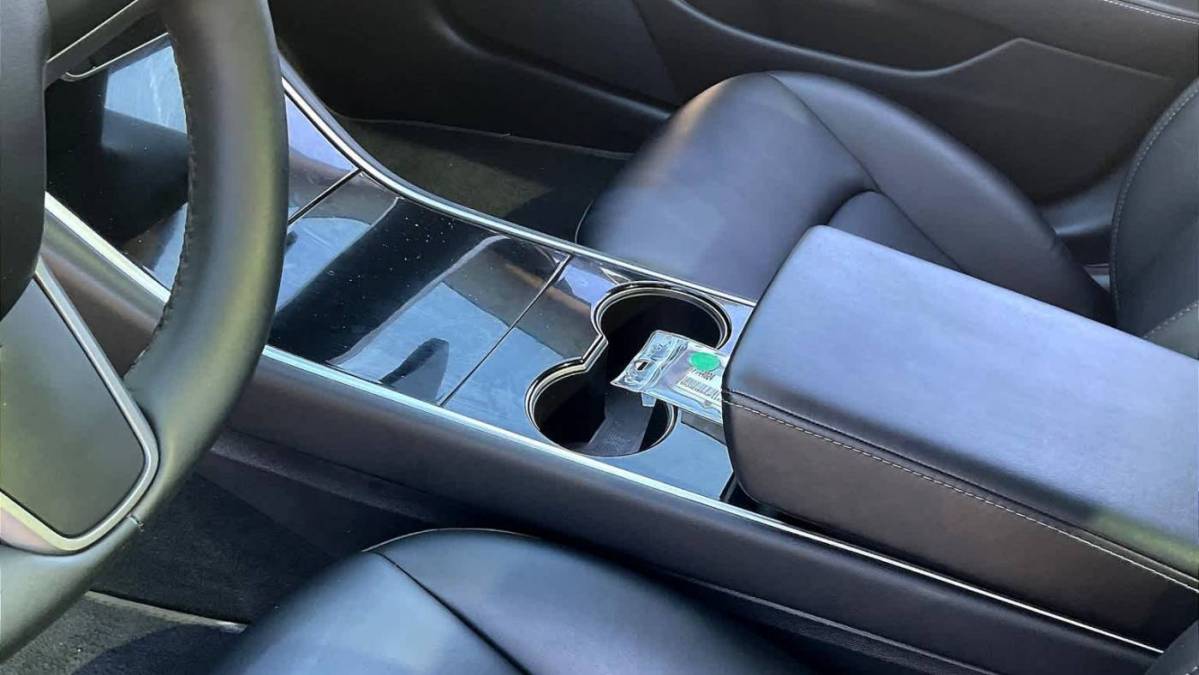 2018 Tesla Model 3 5YJ3E1EB9JF114161