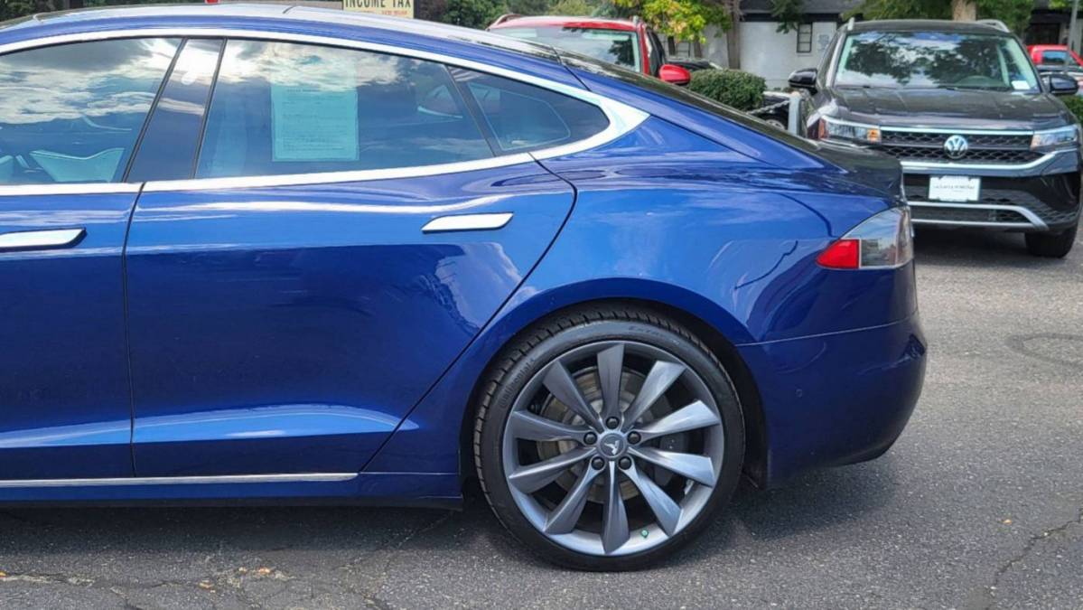 2017 Tesla Model S 5YJSA1E24HF205436