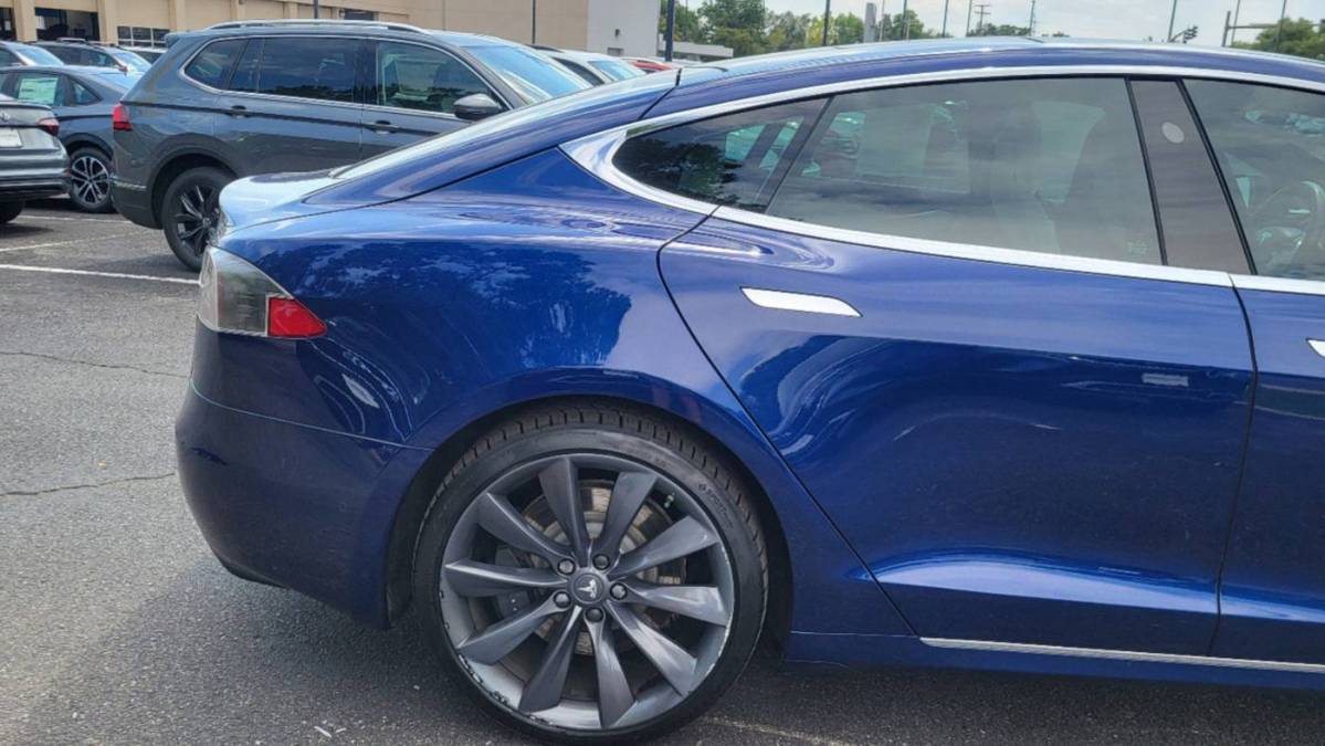 2017 Tesla Model S 5YJSA1E24HF205436