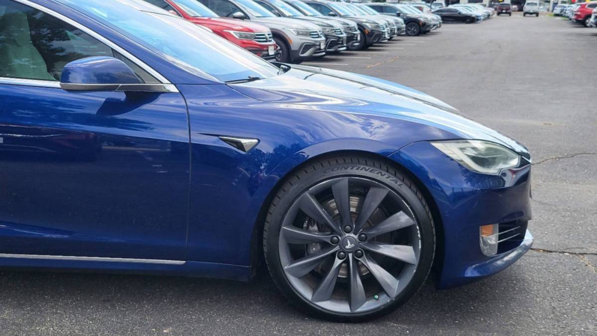 2017 Tesla Model S 5YJSA1E24HF205436