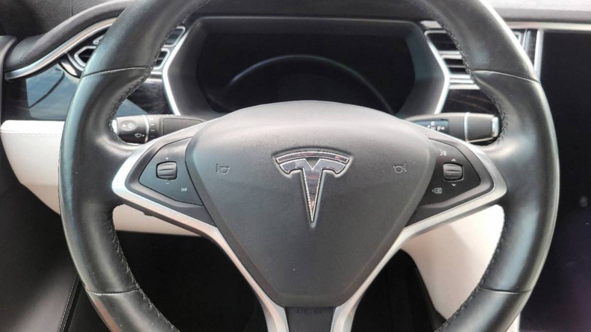 2017 Tesla Model S 5YJSA1E24HF205436