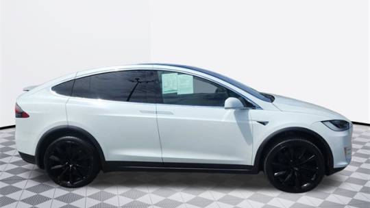 2018 Tesla Model X 5YJXCDE20JF123064