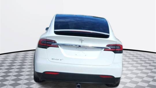 2018 Tesla Model X 5YJXCDE20JF123064