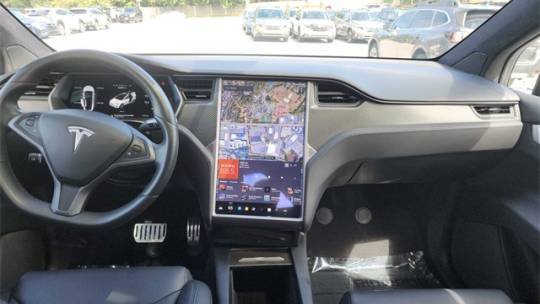 2018 Tesla Model X 5YJXCDE20JF123064