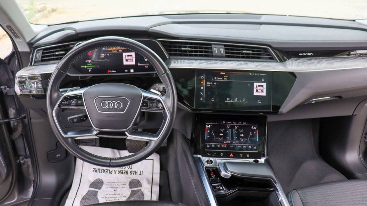 2021 Audi e-tron WA1LAAGE2MB023625