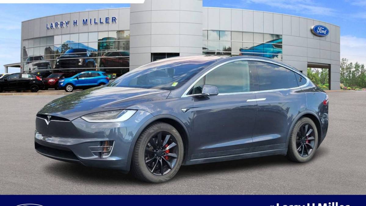 2017 Tesla Model X 5YJXCDE45HF077386