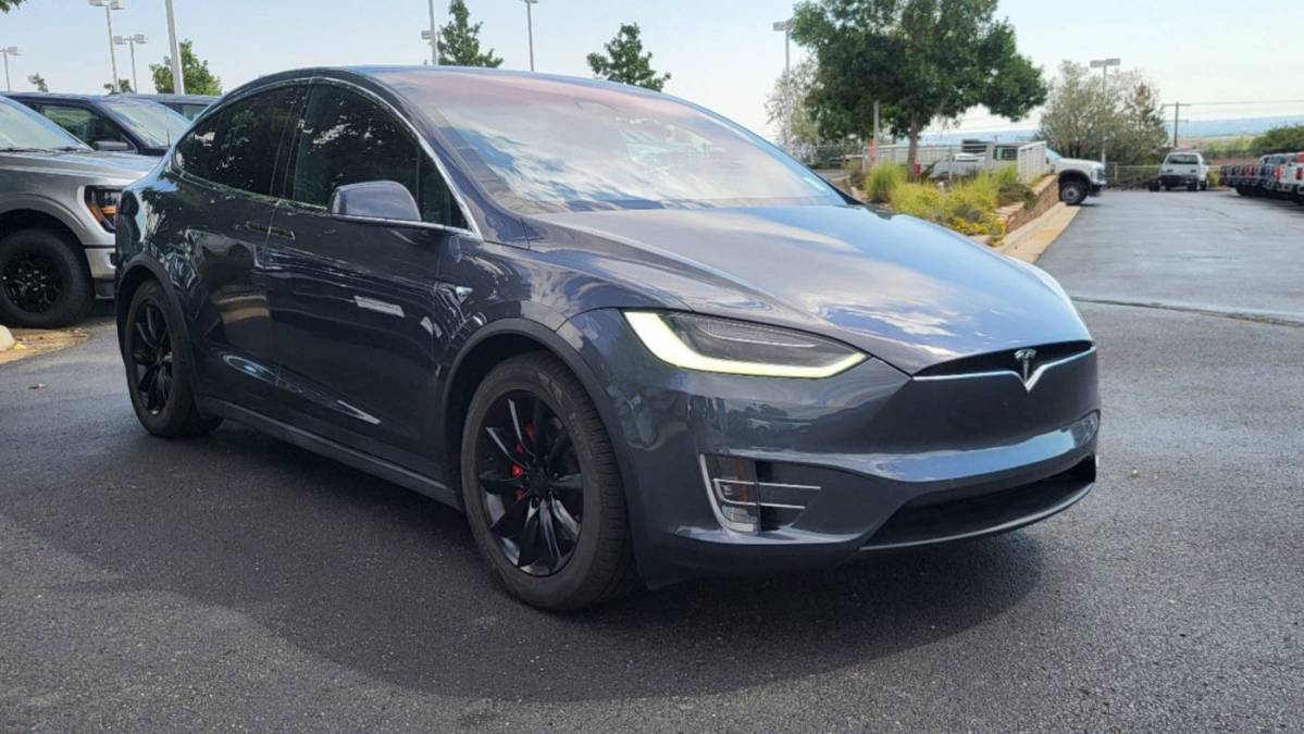 2017 Tesla Model X 5YJXCDE45HF077386