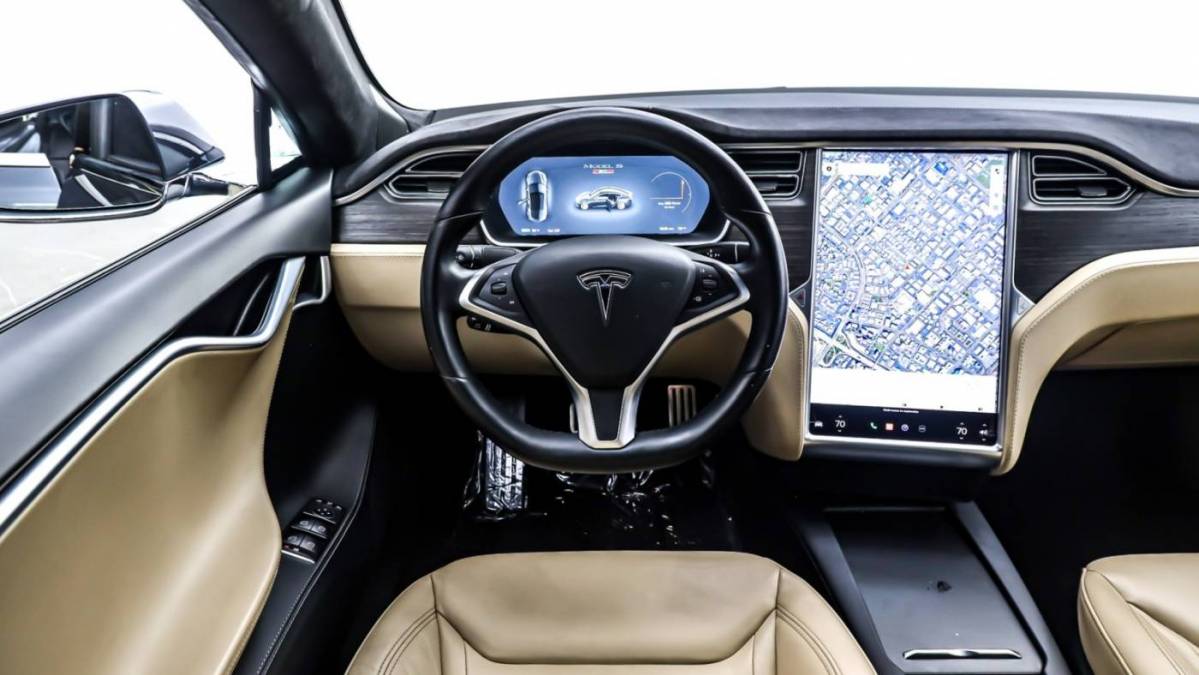 2016 Tesla Model S 5YJSA1E46GF132733