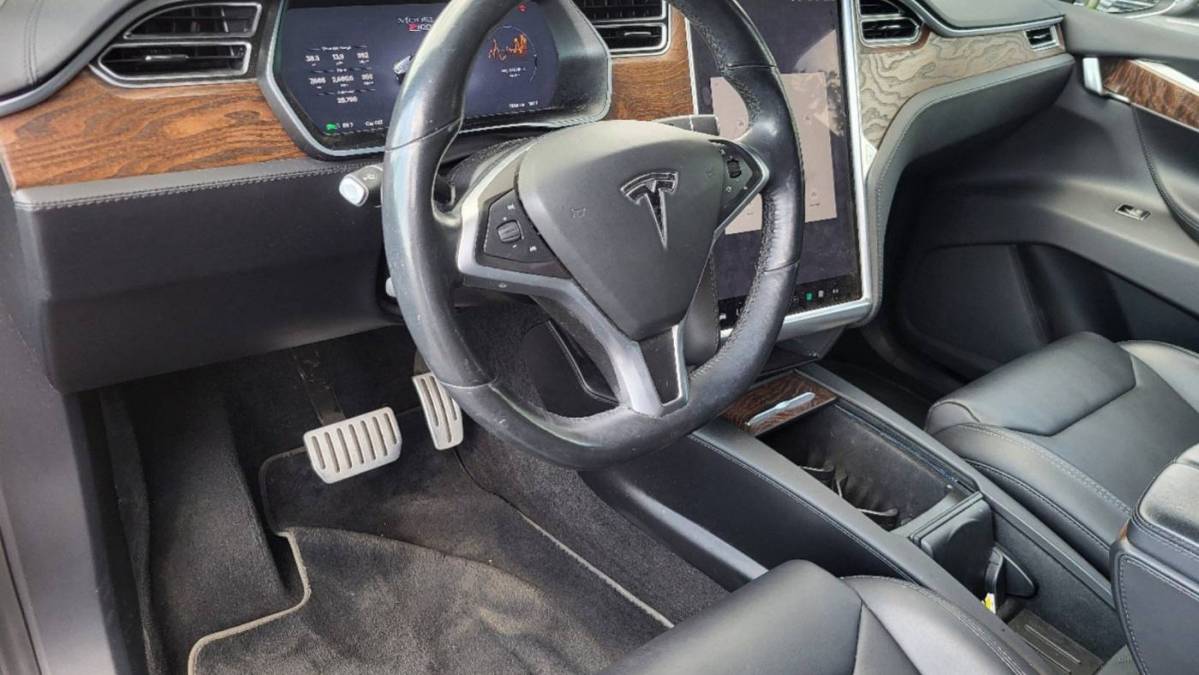 2017 Tesla Model X 5YJXCDE45HF077386