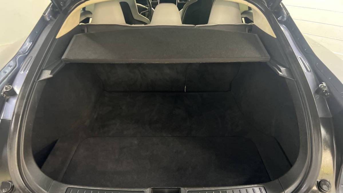 2015 Tesla Model S 5YJSA1H17FFP75107