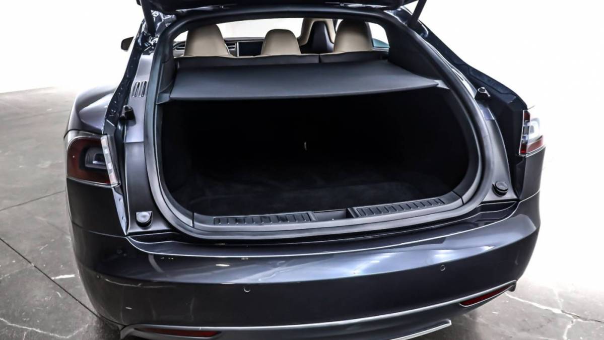 2016 Tesla Model S 5YJSA1E46GF132733