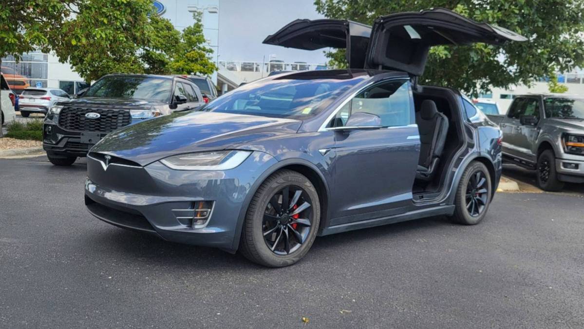 2017 Tesla Model X 5YJXCDE45HF077386