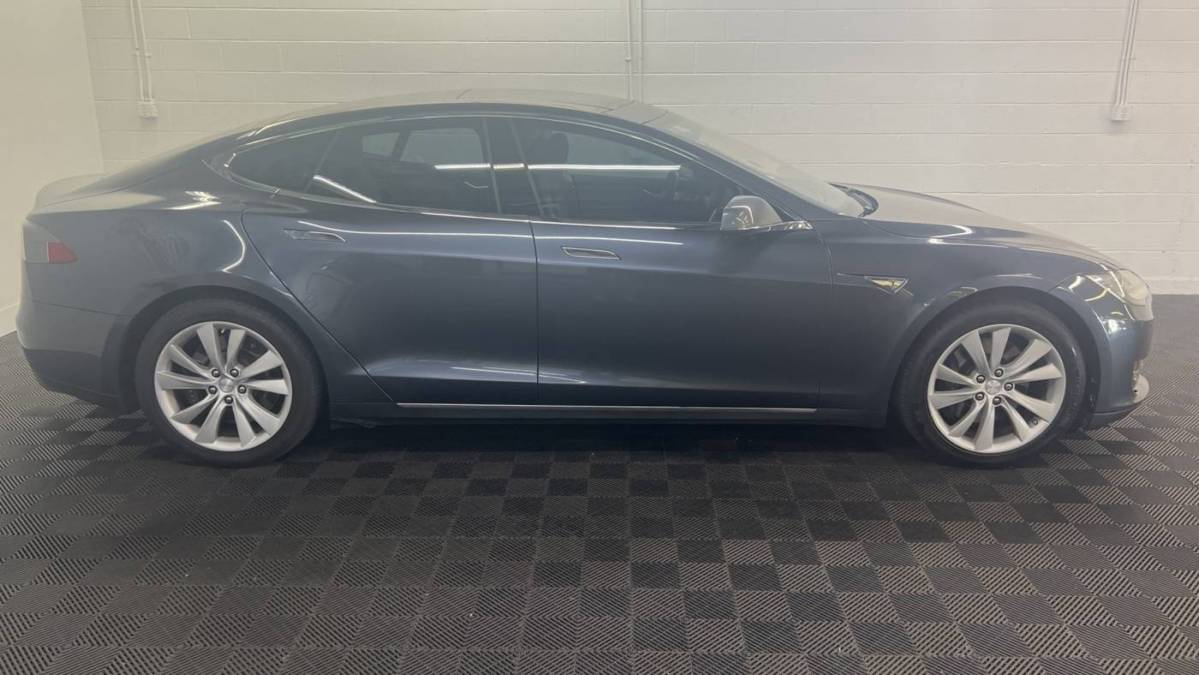 2015 Tesla Model S 5YJSA1H17FFP75107