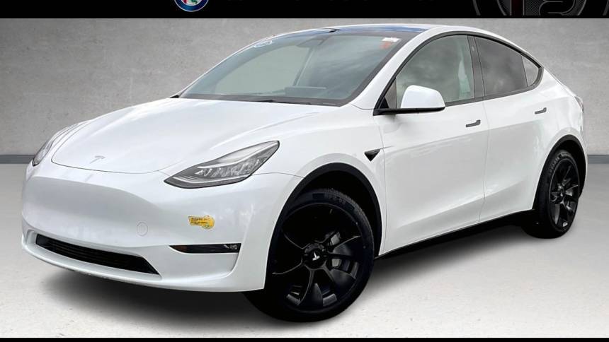 2021 Tesla Model Y 5YJYGAEE2MF204525