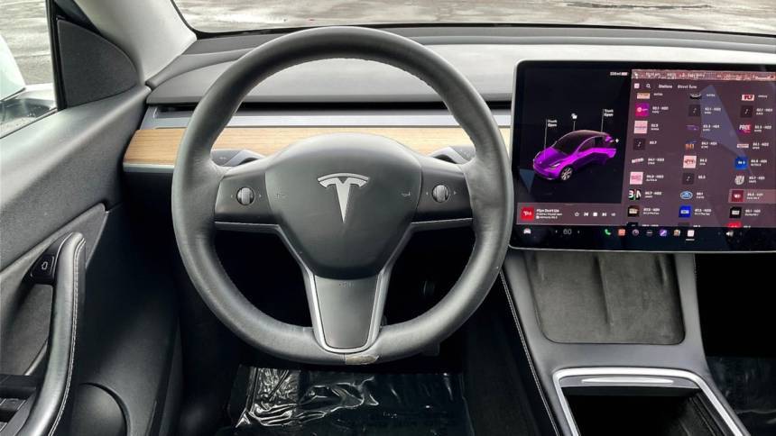 2021 Tesla Model Y 5YJYGAEE2MF204525