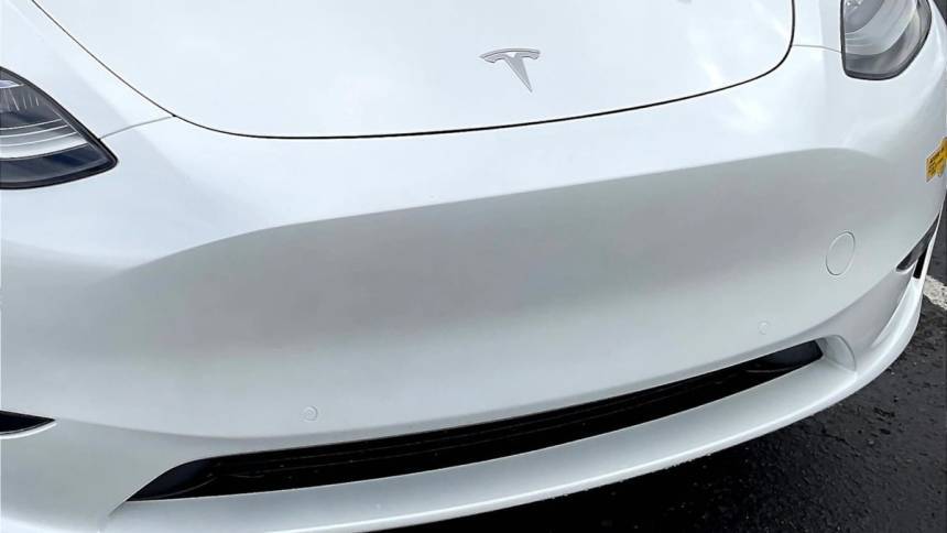 2021 Tesla Model Y 5YJYGAEE2MF204525