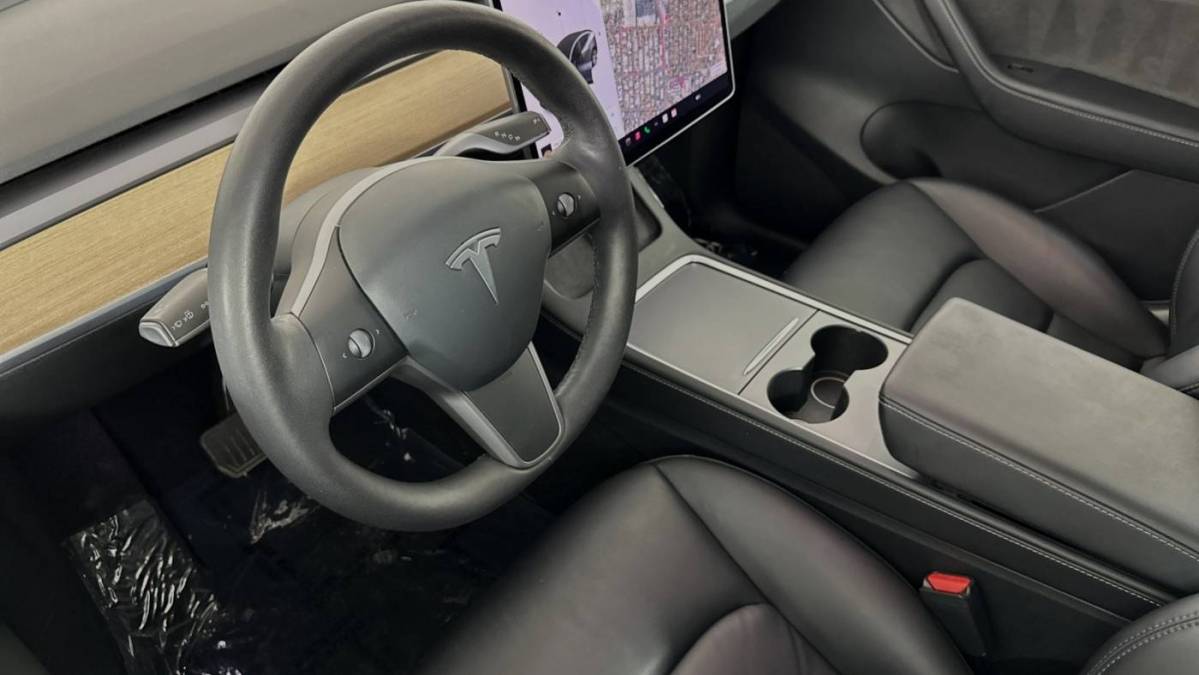 2021 Tesla Model Y 5YJYGDEE0MF161613