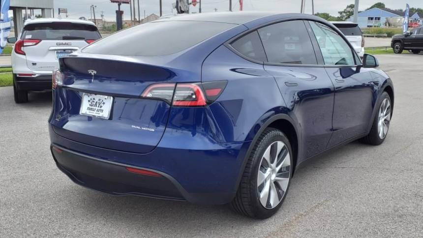 2021 Tesla Model Y 5YJYGDEE5MF069395