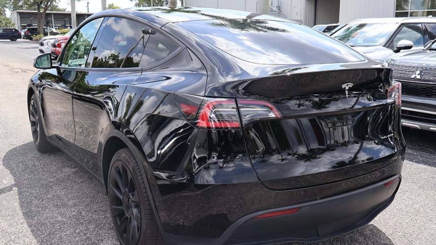 2021 Tesla Model Y 5YJYGDEE7MF102915