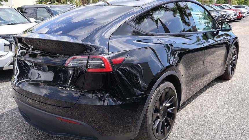 2021 Tesla Model Y 5YJYGDEE7MF102915