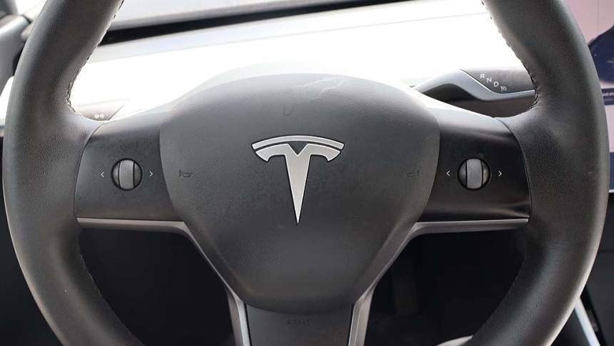 2021 Tesla Model Y 5YJYGDEE7MF102915